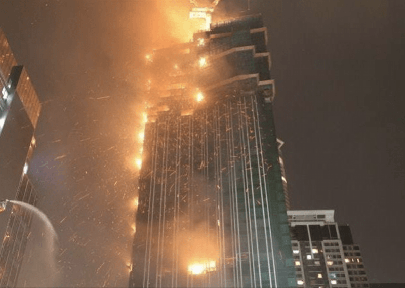 华为手机声音下键快捷键:香港尖沙咀一工地深夜突发大火，现已基本扑灭！救火现场曝光