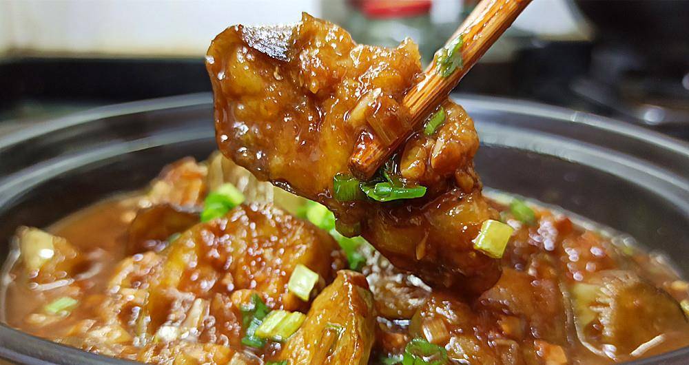 家庭版苹果甜品的做法大全:“家庭版红烧茄子”新做法，鲜香味美，好吃不油腻的下饭菜