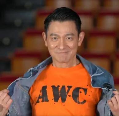 全明星热唱版的小苹果:刘德华亲自否认录制“男版浪姐”，确认参演《流浪地球2》