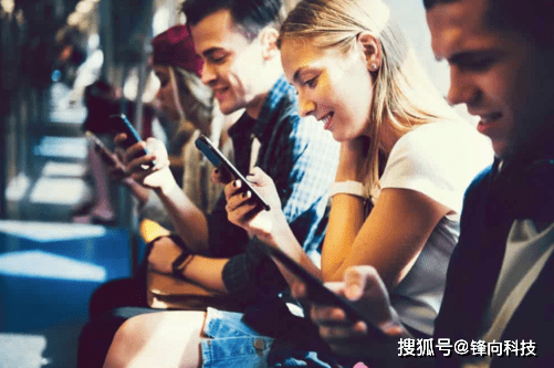 苹果版累群挂
:Z世代认为用安卓可耻，iPhone真是躺赢