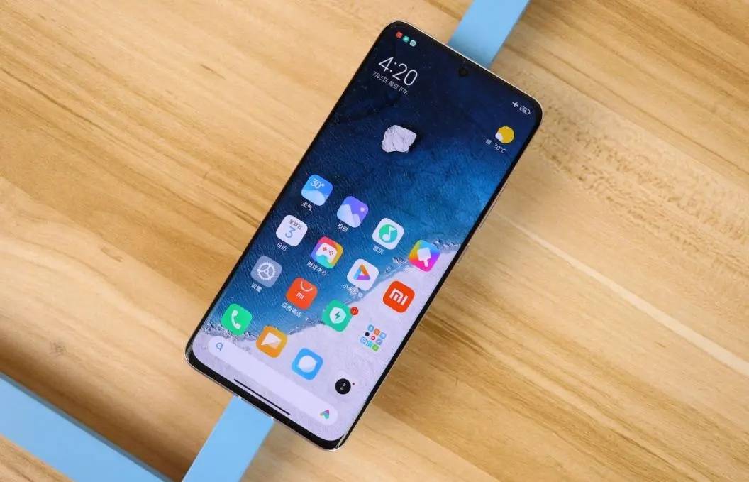 uc苹果版适应屏幕
:小米手机开启“降价模式”，12GB+256GB下跌1415元，2K+120W+E5屏