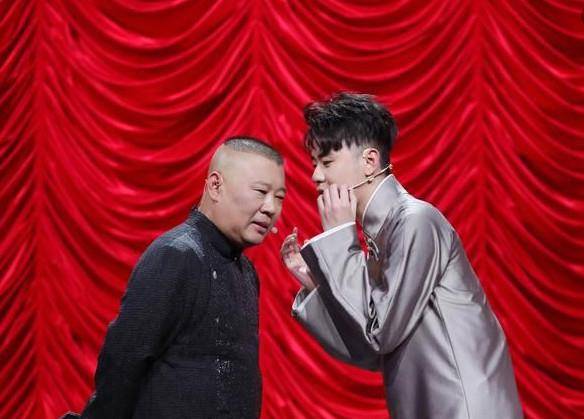q雷2.0苹果版
:张云雷2.0版？龄龙组《笑傲江湖》决赛，唱三分钟rap