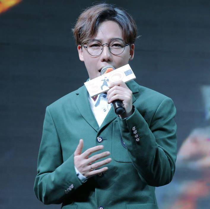 原唱小苹果女声版:与李宇春起点一样，刘维不红是有原因的！