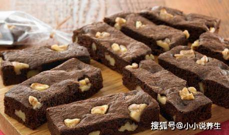 黑苹果懒人版10.16:这款蛋糕就是爱吃巧克力的朋友的最爱，口感浓郁，入口即化
