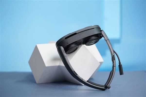 苹果xr移动版评测:HTC首款XR一体机！9888元VIVE XR精英套装图赏