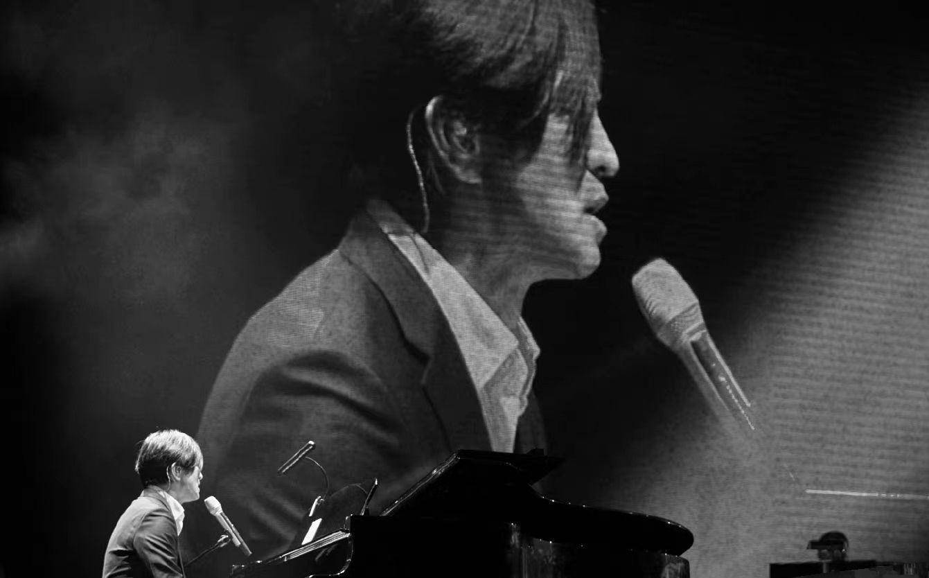 苹果之恋抖音版:62岁情歌教父舍肝救，爱情打败了死神，上演现实版广岛之恋