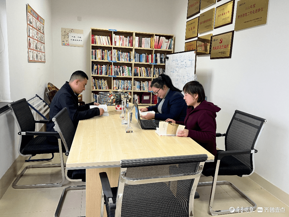 手机营业厅:世界读书日|山东移动聊城分公司：我们“移”起读书