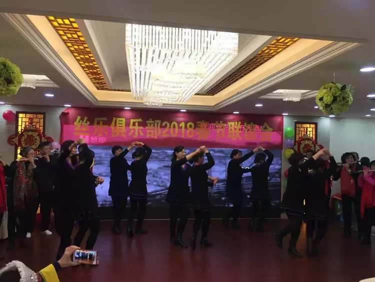 小苹果慢速版高潮(小苹果慢动作舞蹈教学)-第6张图片-有道翻译官网